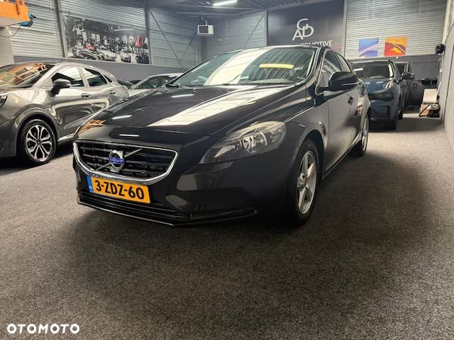 Volvo V40 D2 Momentum - 1