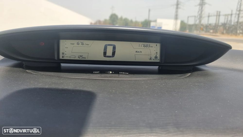 Citroën C4 1.6 HDi SX - 6