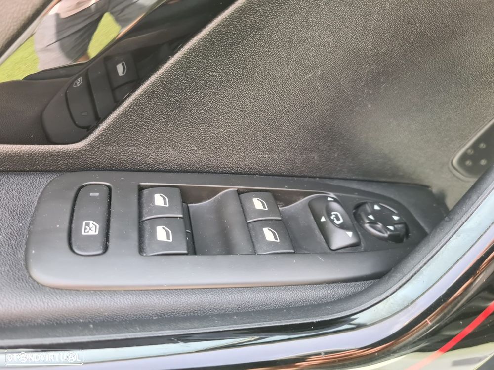 Peugeot 2008 1.2 PureTech GT Line - 9