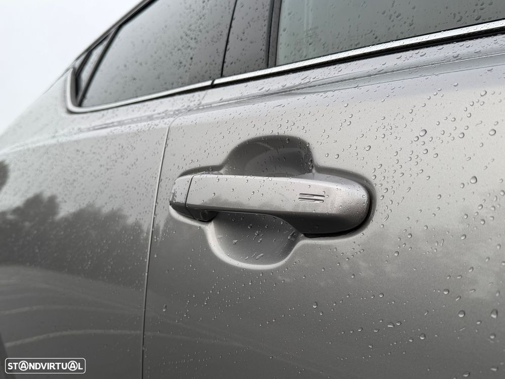 Toyota C-HR 1.8 HSD Exclusive+P.Luxury - 23