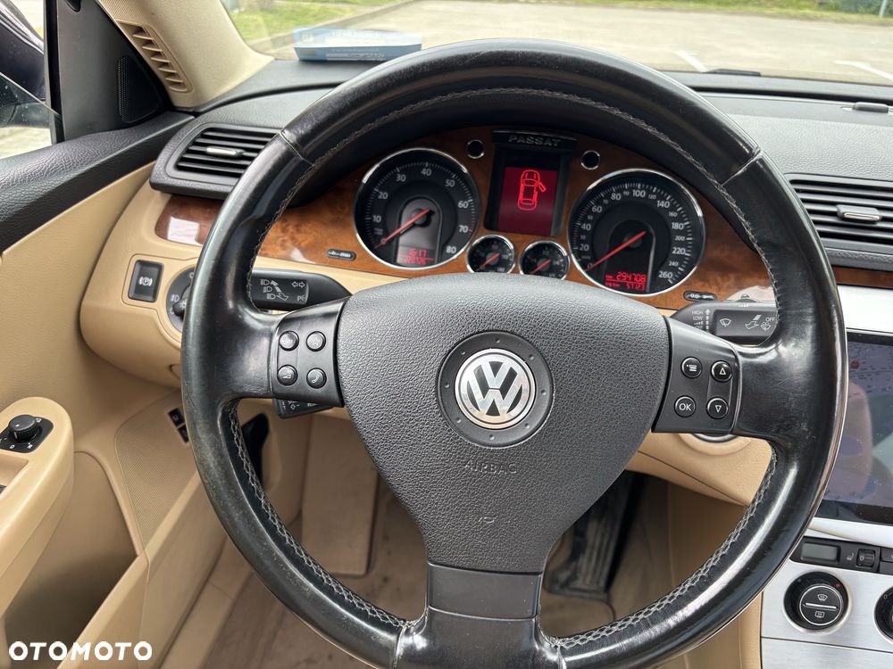 Volkswagen Passat - 8