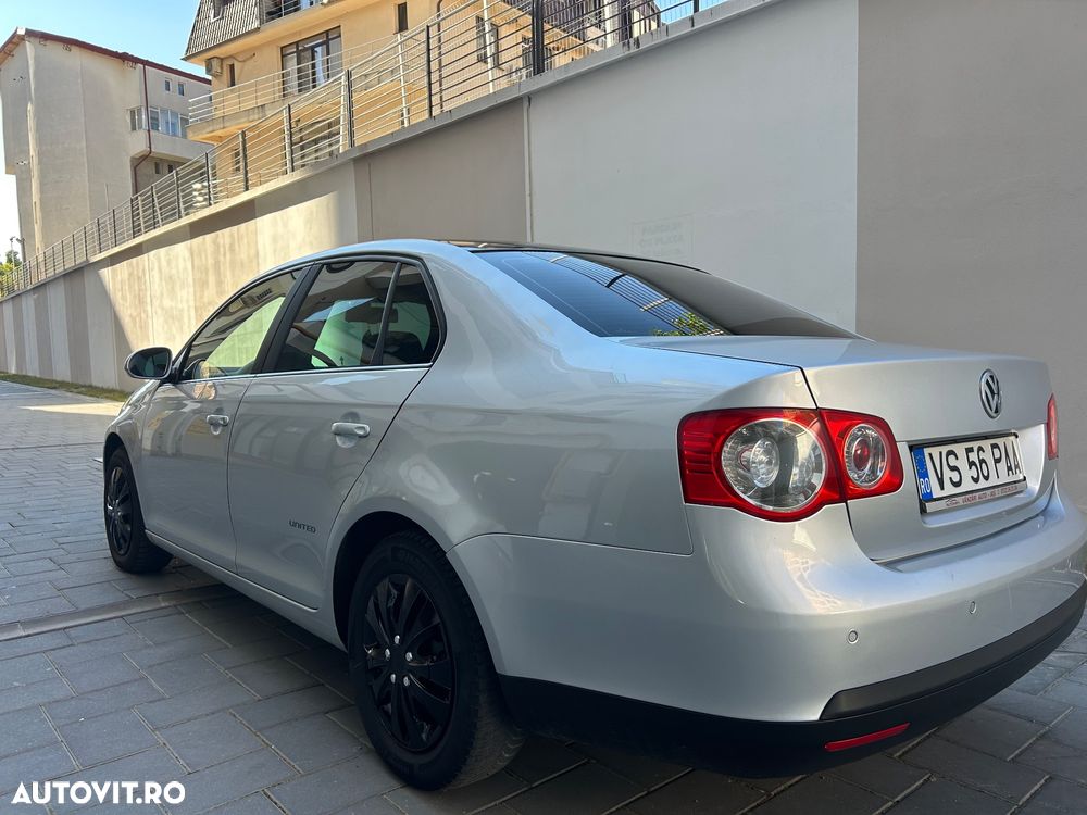 Volkswagen Jetta 1.6 Trendline - 6