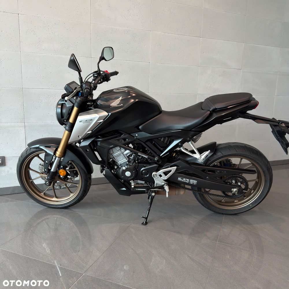 Honda CB - 8