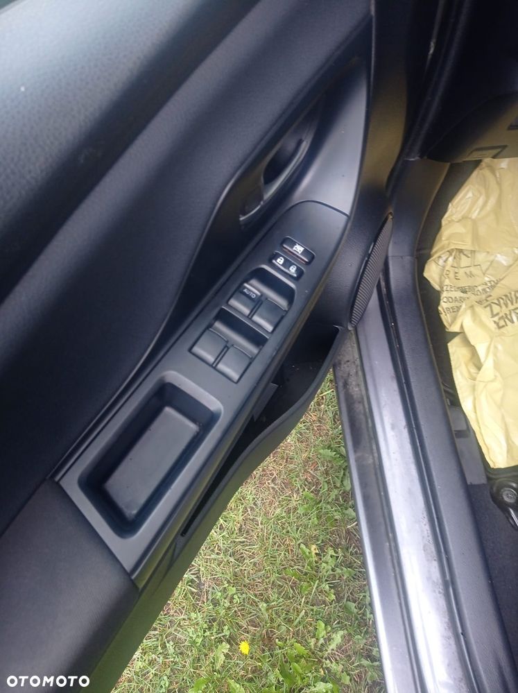 Toyota Yaris Hybrid 100 Active - 13