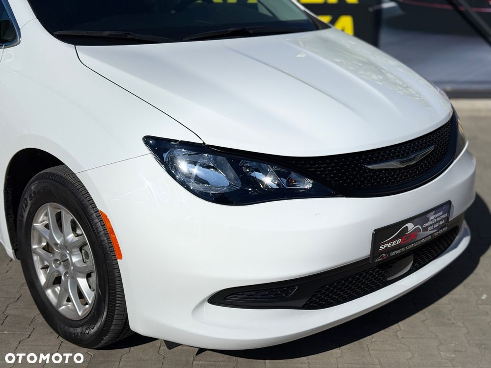 Chrysler Pacifica - 2