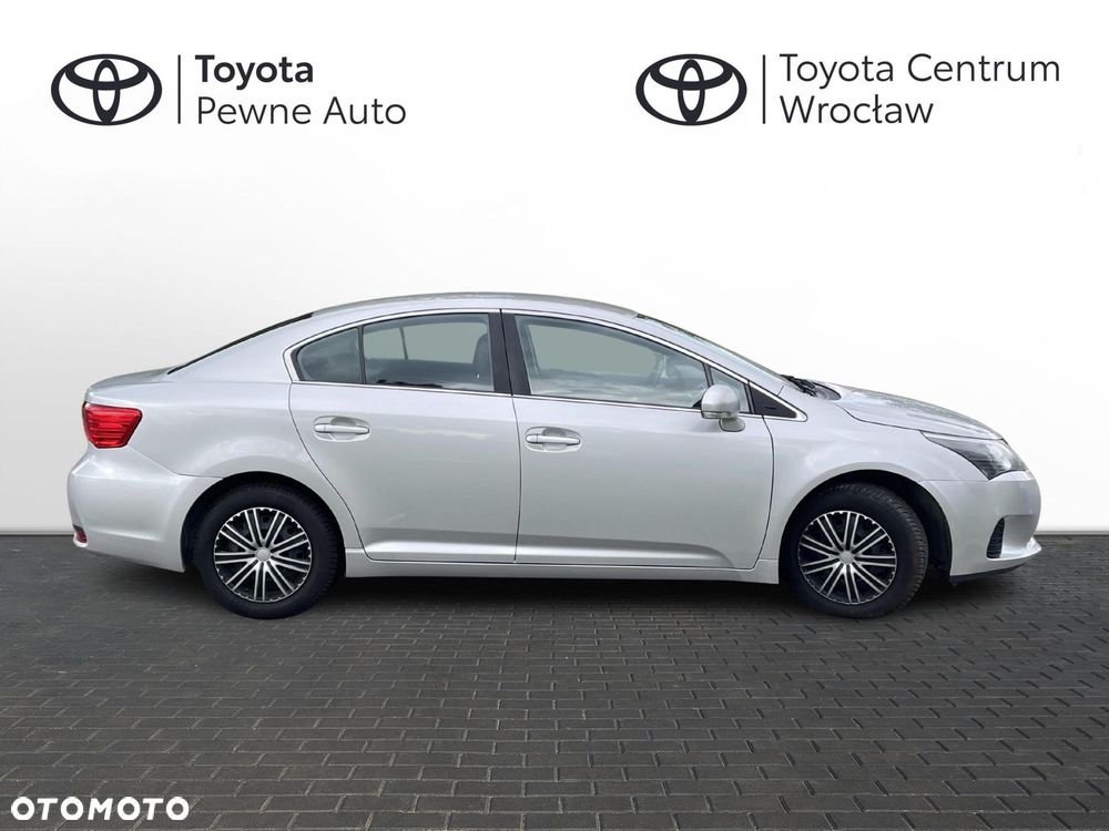 Toyota Avensis 1.8 Active - 6