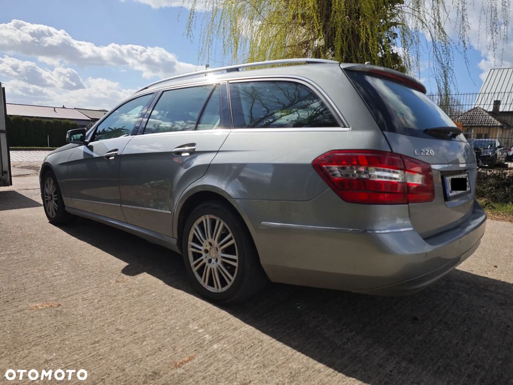 Mercedes-Benz Klasa E 220 CDI DPF BlueEFFICIENCY 7G-TRONIC Elegance - 3