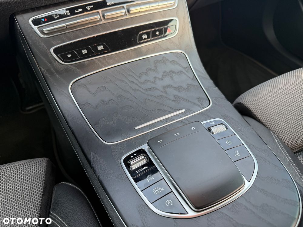 Mercedes-Benz Klasa E 220 d 9G-TRONIC Avantgarde - 28
