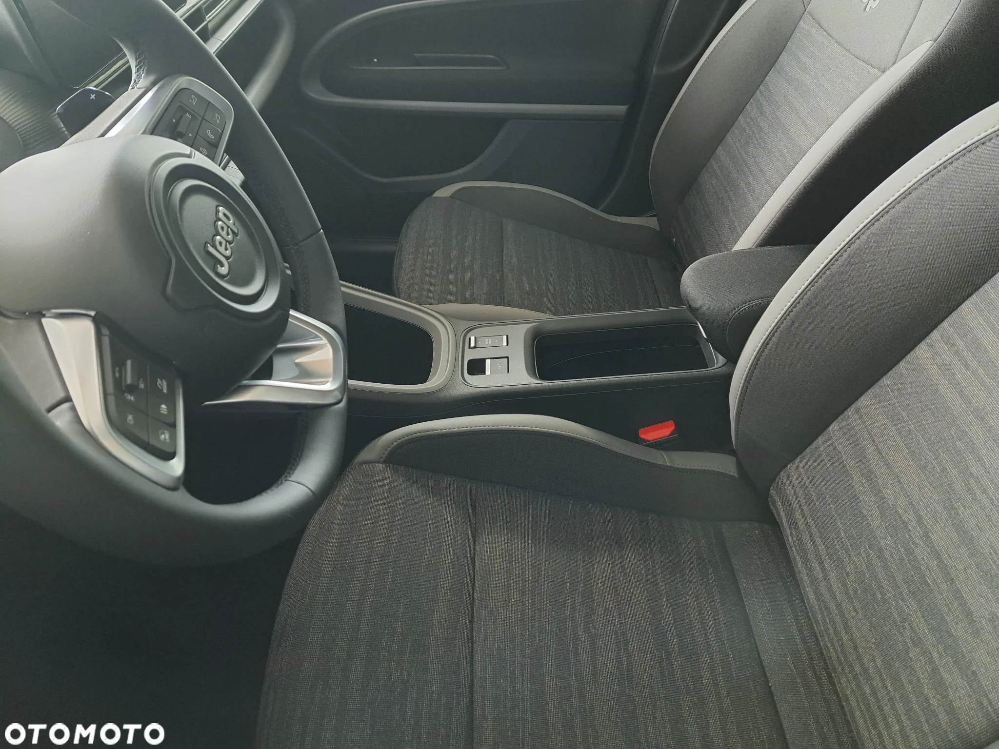 Jeep Avenger 1.2 T3 mHEV Longitude FWD eDCT6 - 14