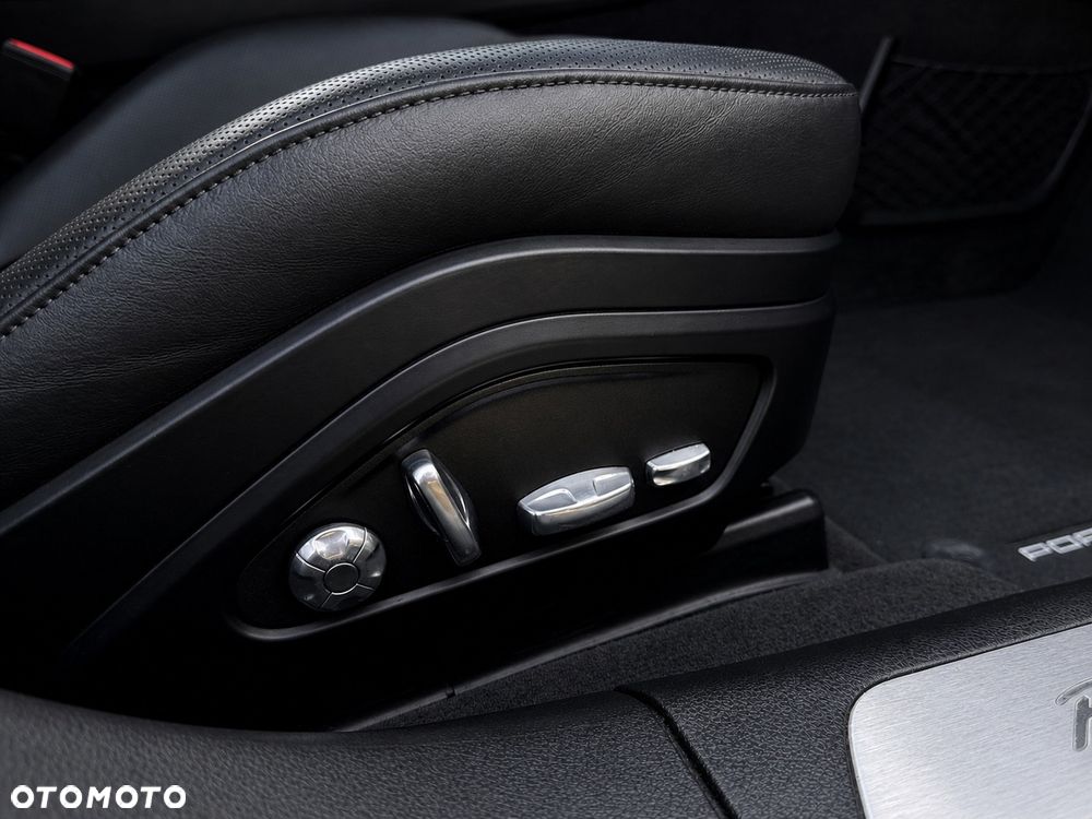 Porsche Panamera Turbo - 20