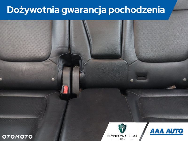 Mitsubishi Outlander - 12