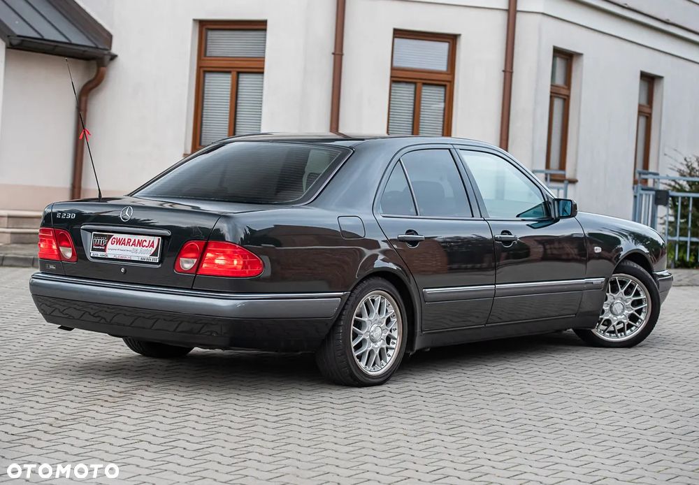 Mercedes-Benz Klasa E - 15