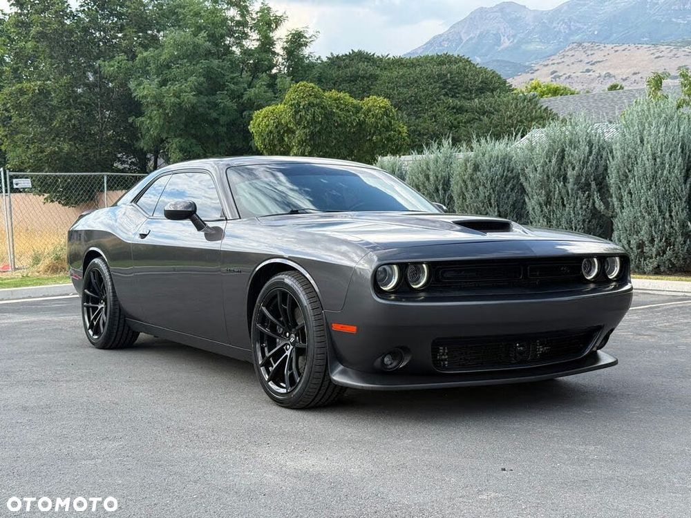 Dodge Challenger - 2