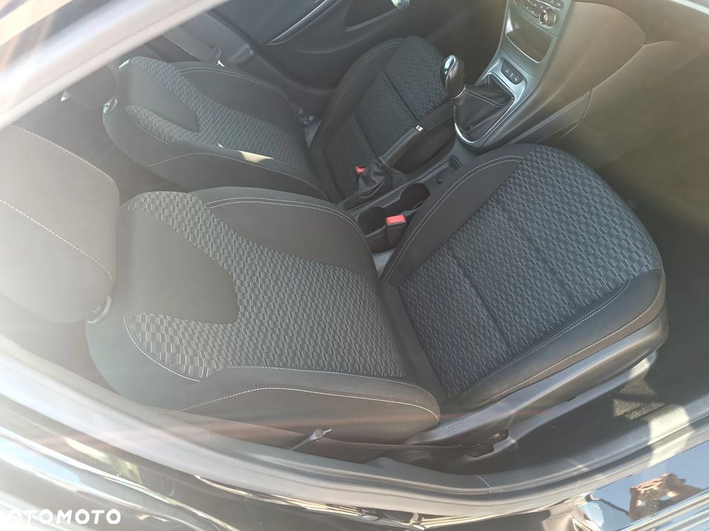 Opel Astra 1.4 T Dynamic - 36