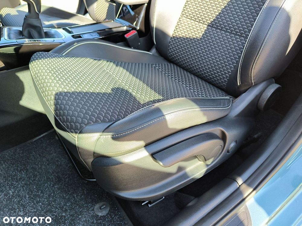 Kia Ceed - 12