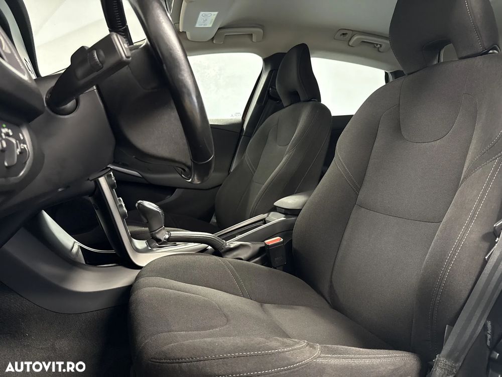 Volvo V40 D3 Geartronic Kinetic - 11