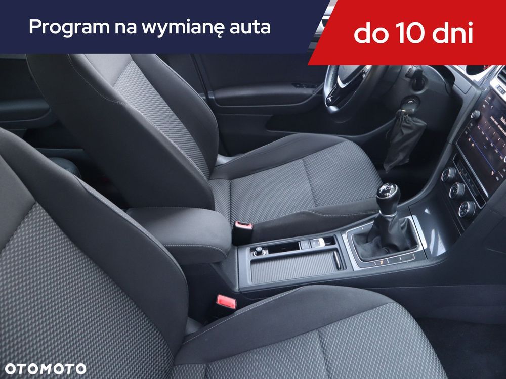 Volkswagen Golf Variant - 11