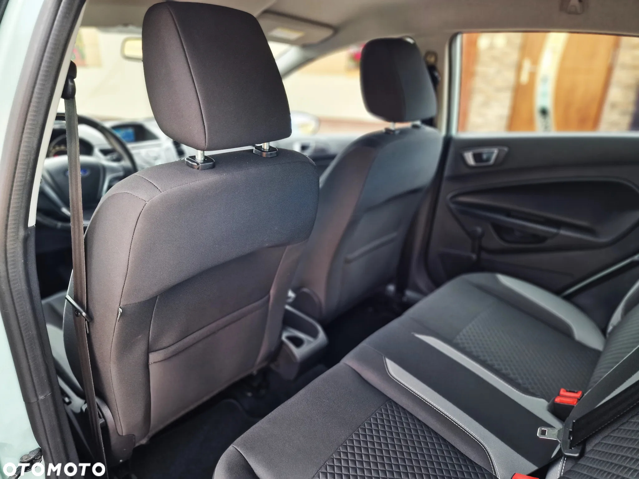 Ford Fiesta 1.0 EcoBoost S&S TITANIUM X - 28