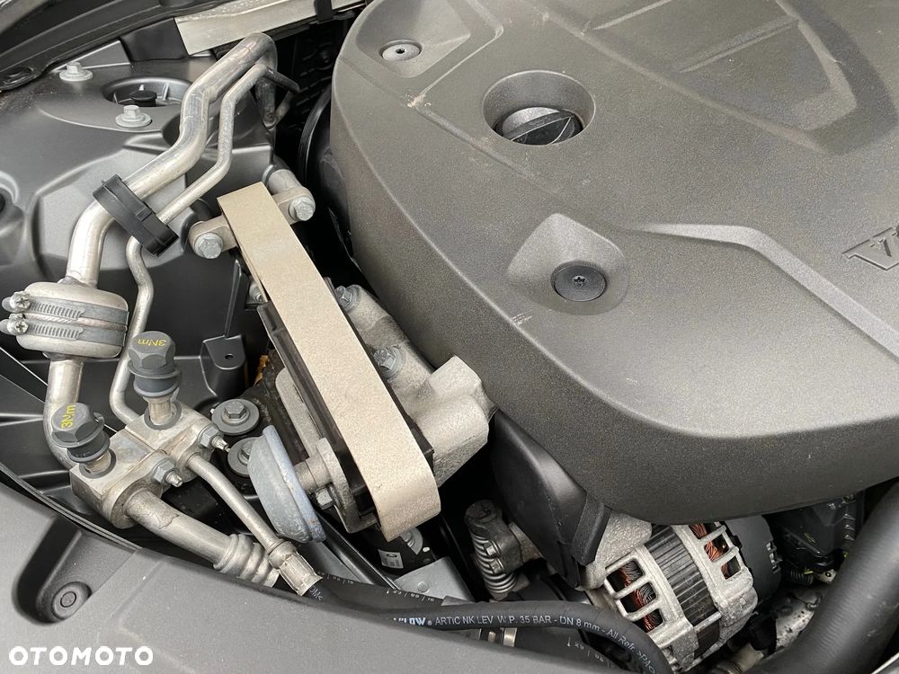 Volvo V90 D4 Momentum - 24
