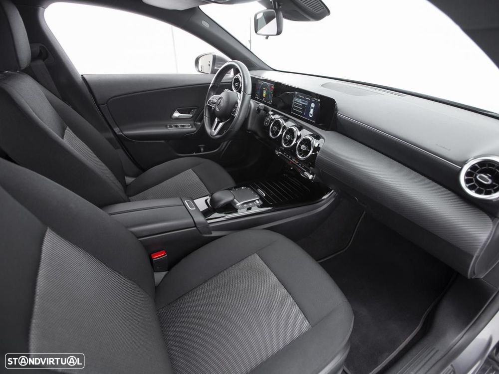 Mercedes-Benz CLA 180 d Business Solutions Frota Aut. - 13