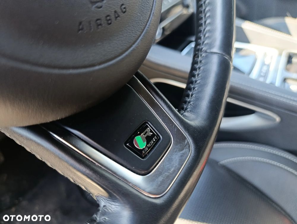 Jaguar F-Pace D300 AWD R-Dynamic SE - 22