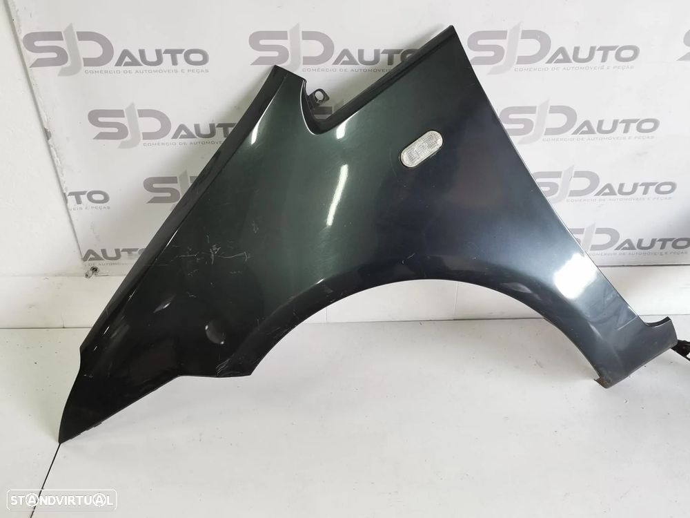 Guarda Lamas Esquerdo - Ford C-Max - 1