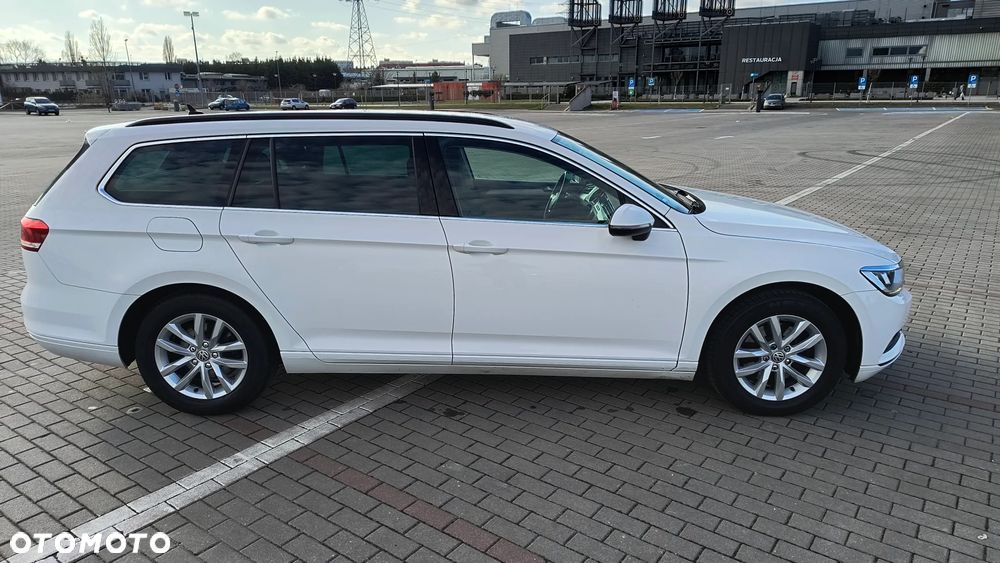 Volkswagen Passat - 11