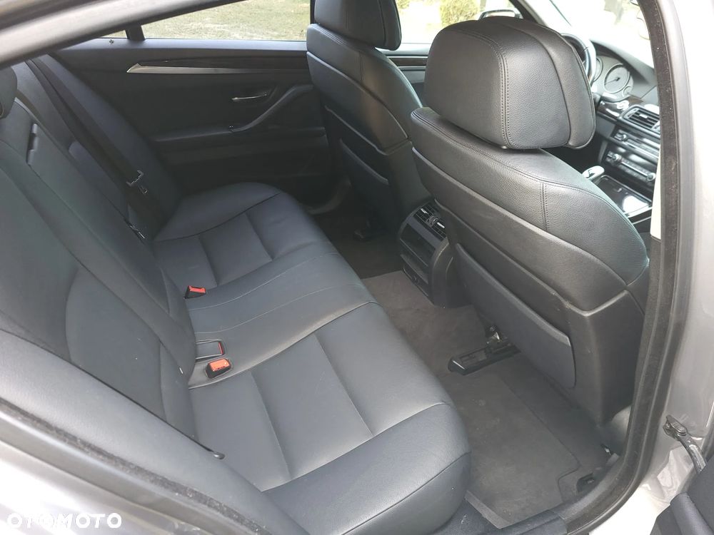 BMW Seria 5 528i - 17