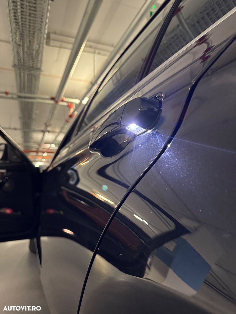 BMW Seria 3 320i Aut. Luxury Line - 13