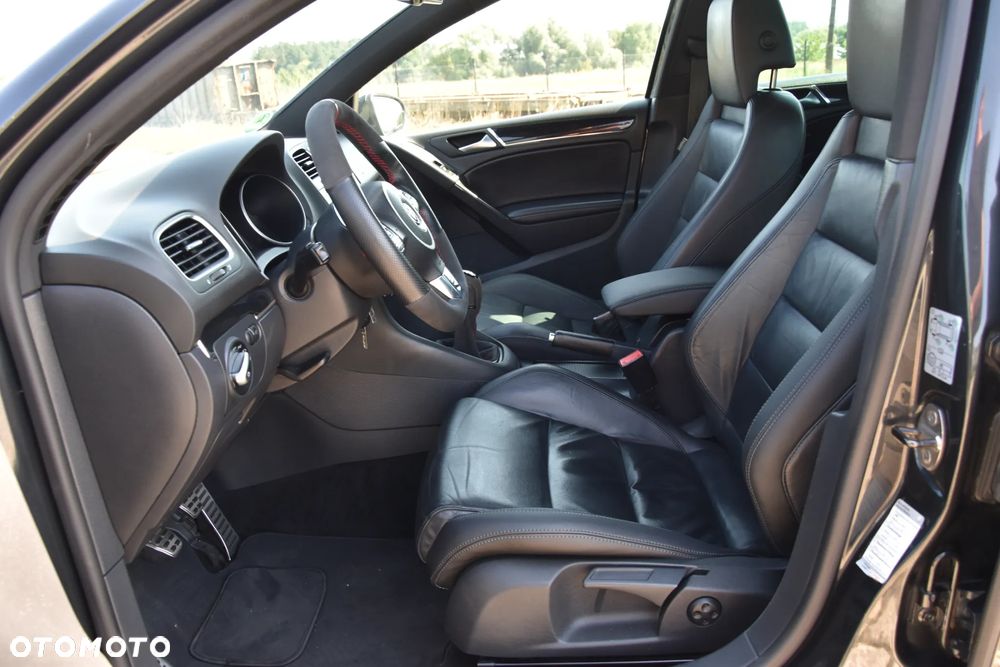 Volkswagen Golf - 11