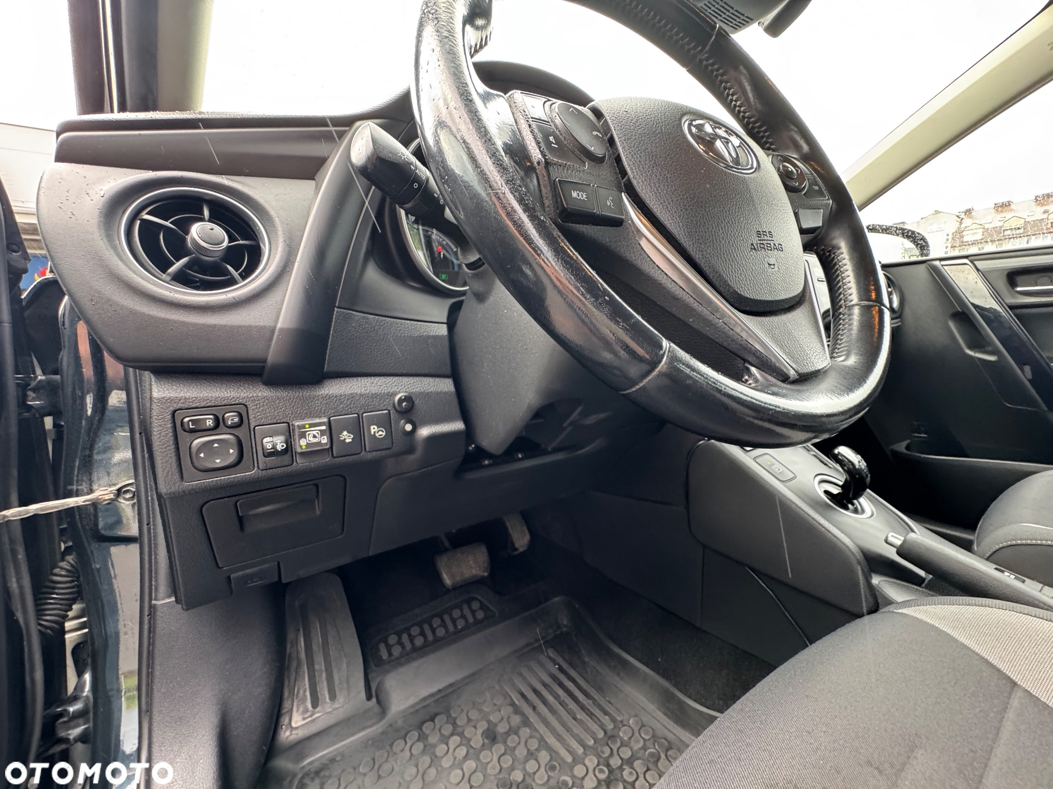 Toyota Auris Hybrid 135 Premium - 12