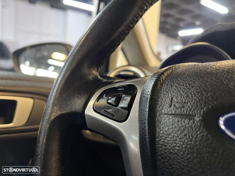 Ford Fiesta 1.0 EcoBoost Connected - 30