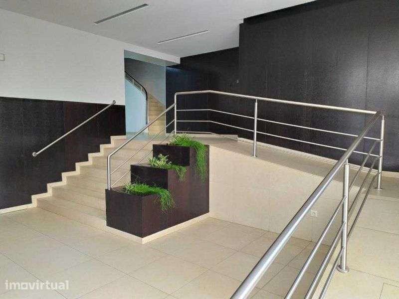 Arrendamento sazonal -Setembro2026 até julho2027-Apartamento T1+1 - Grande imagem: 2/2