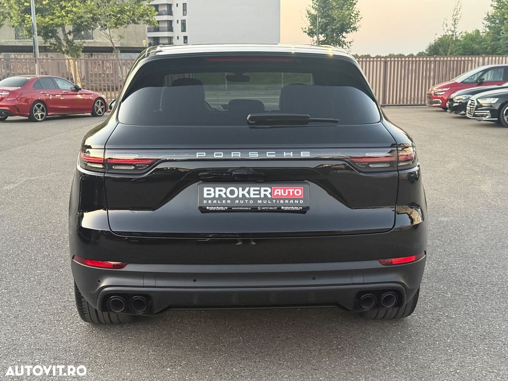 Porsche Cayenne - 6