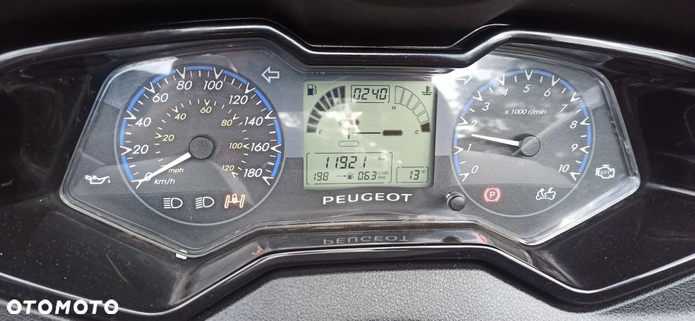 Peugeot Metropolis - 12