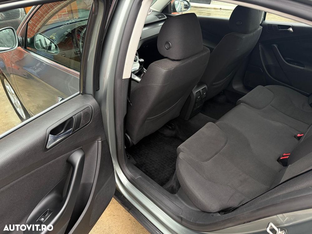 Volkswagen Passat - 24
