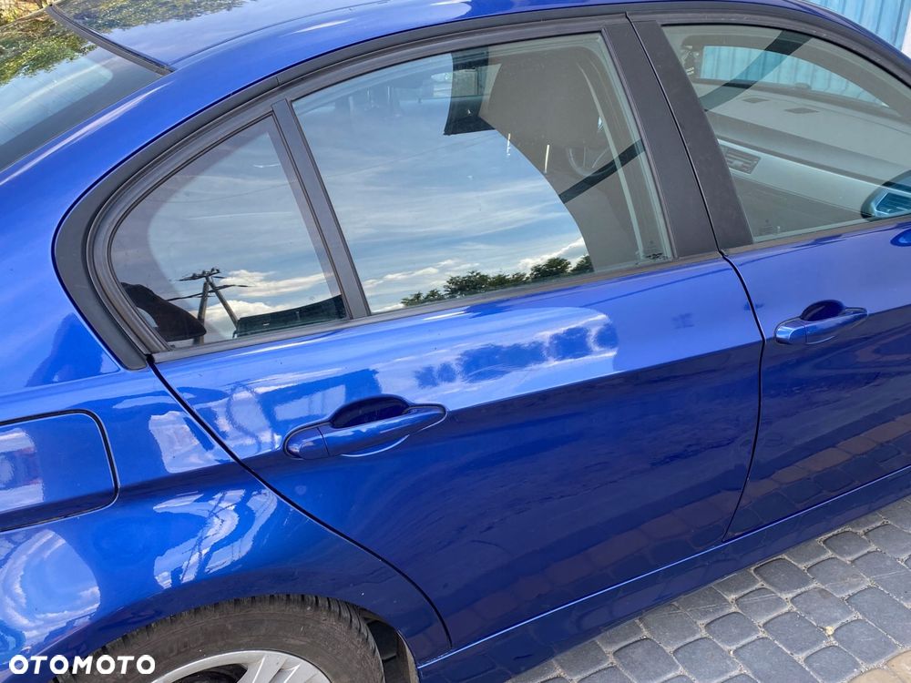 BMW E90 E91 LIFT DRZWI PRAWE TYŁ TYLNE MONTEGOBLAU METALLIC SCHWARZ - 1