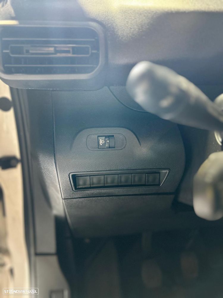 Peugeot PARTNER BLUE-HDI PREMIUM L1 - 21