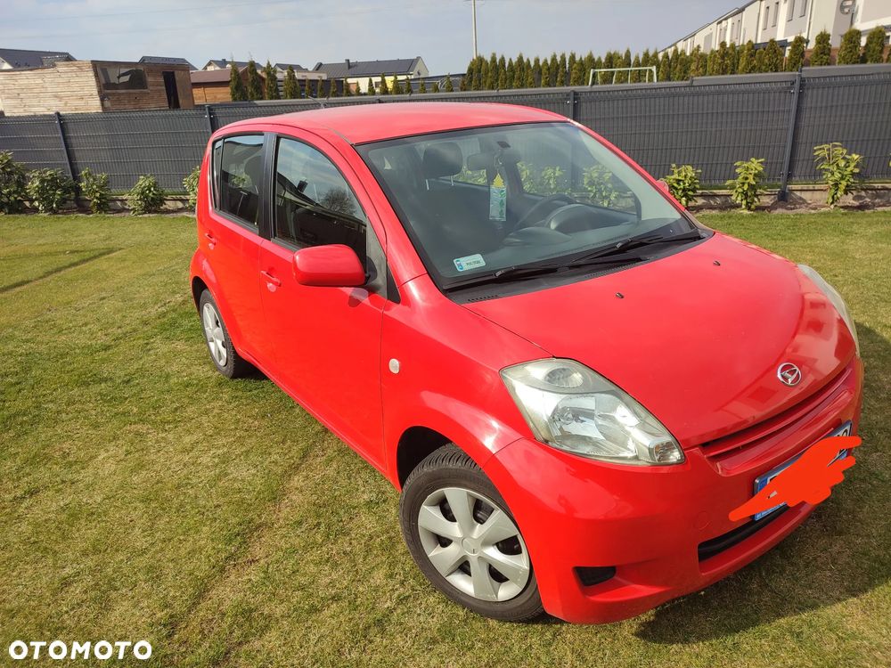 Daihatsu Sirion - 2