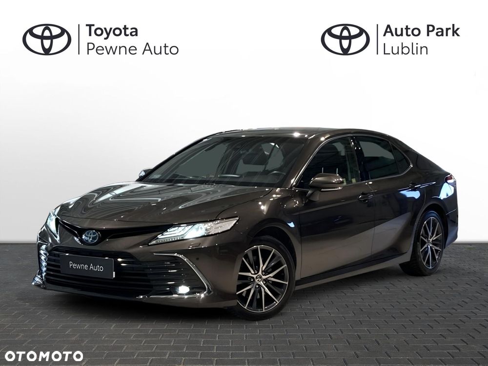 Toyota Camry - 1