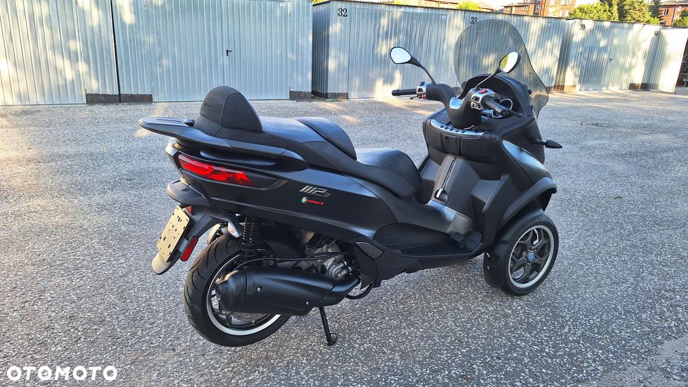 Piaggio MP-3 - 11