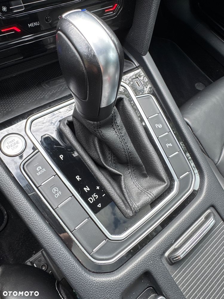 Volkswagen Passat - 29