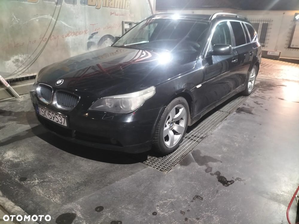 BMW Seria 5 523i - 1