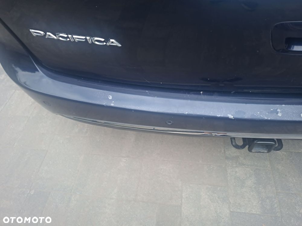 Chrysler Pacifica - 4