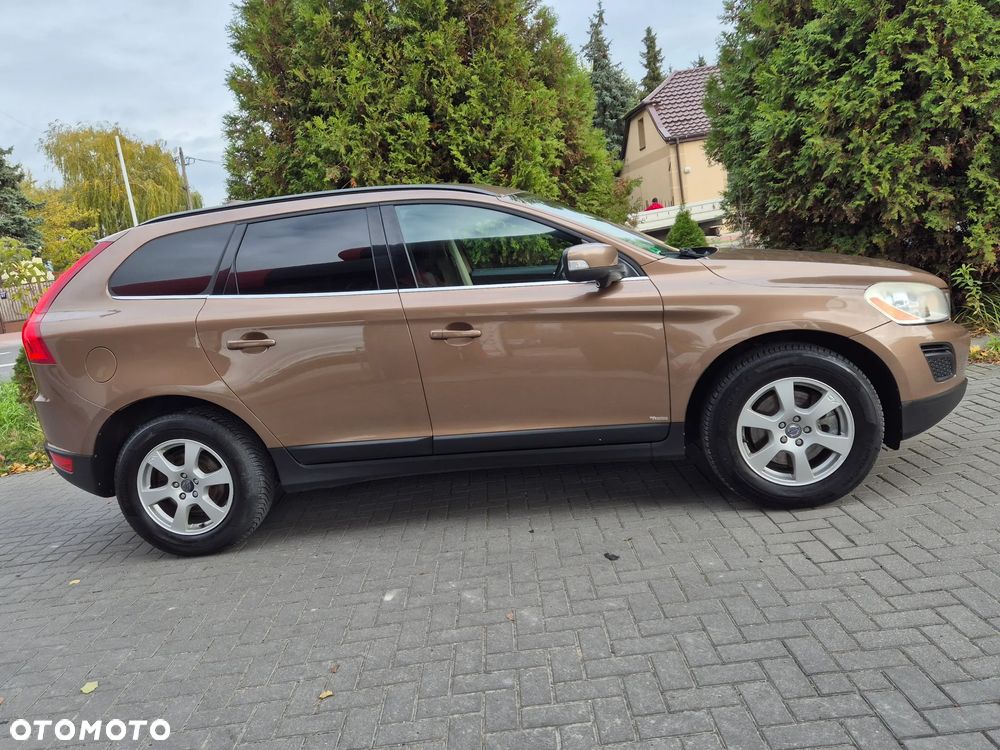 Volvo XC 60 2.4D AWD Momentum - 16