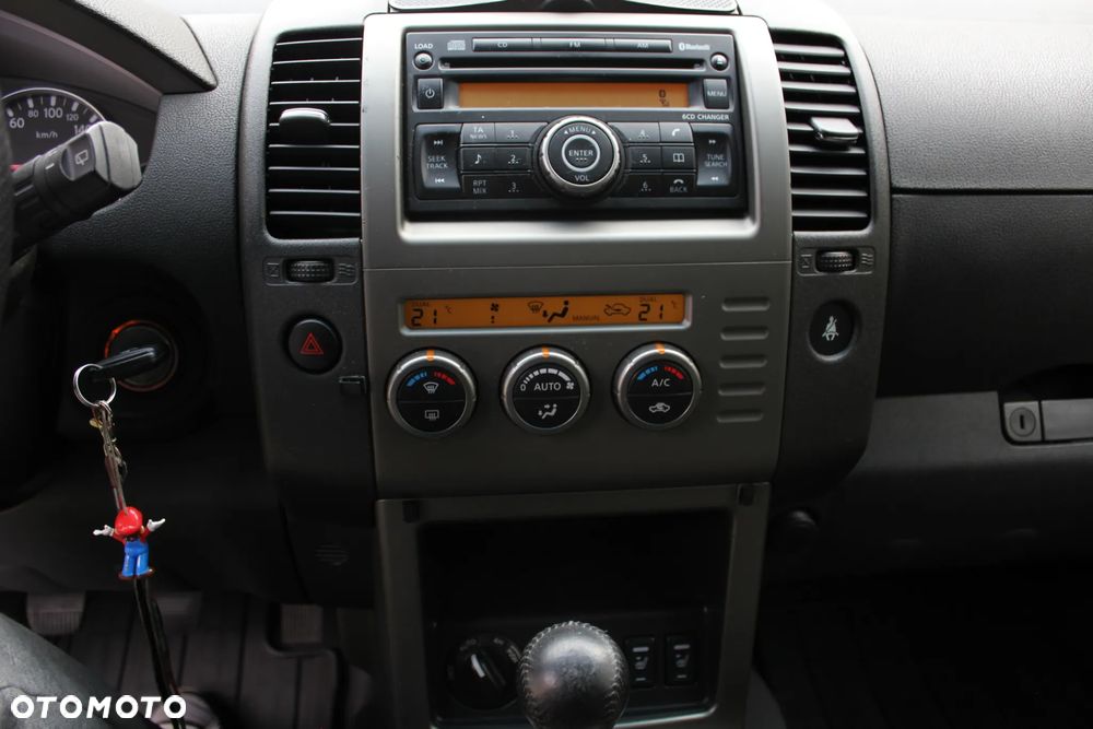 Nissan Pathfinder 2.5 D LE - 9