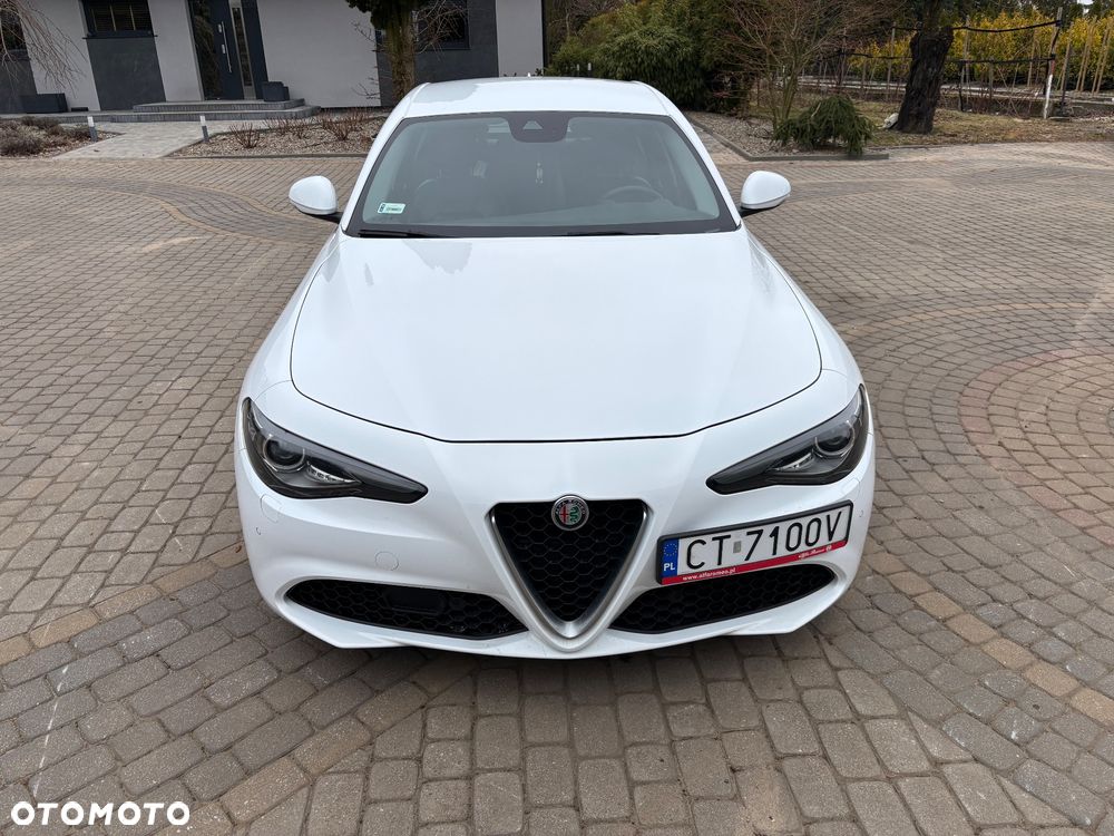 Alfa Romeo Giulia - 5