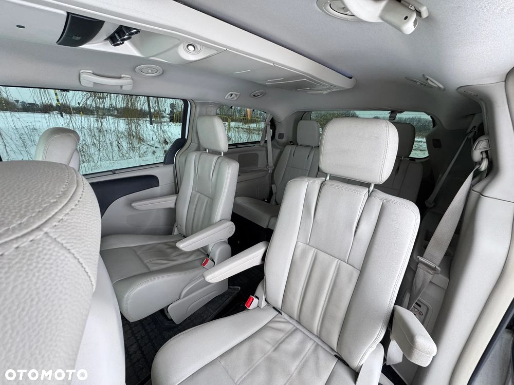 Chrysler Town & Country 3.6 Touring - 11