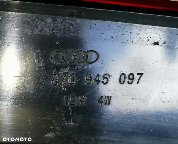 AUDI A1 TRZECIE ŚWIATŁO STOP STOPU KLAPY TYŁ TYLNEJ 8X0945097 - 2