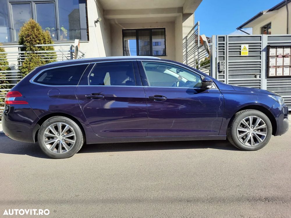 Peugeot 308 1.2 L PureTech Turbo Allure - 2